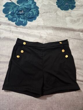 Black High-Waist Button Accent Women's Shorts